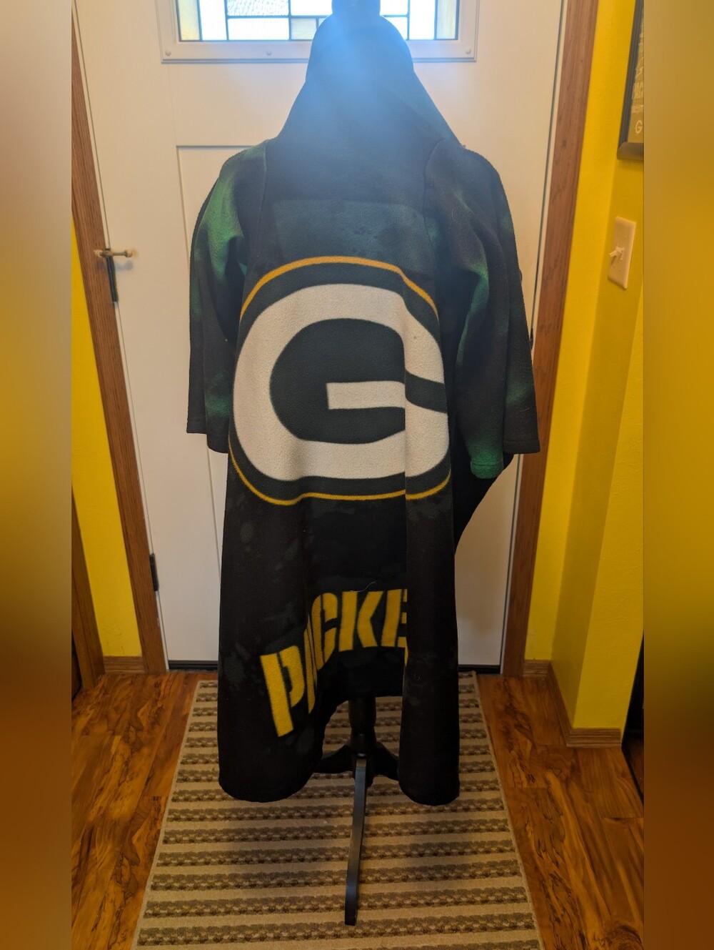 Green Bay Packers Snuggie/Wearable Blanket